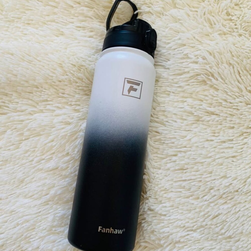Fanhaw Insulated Stainless Steel Water Bottle 32OZ, white / black
